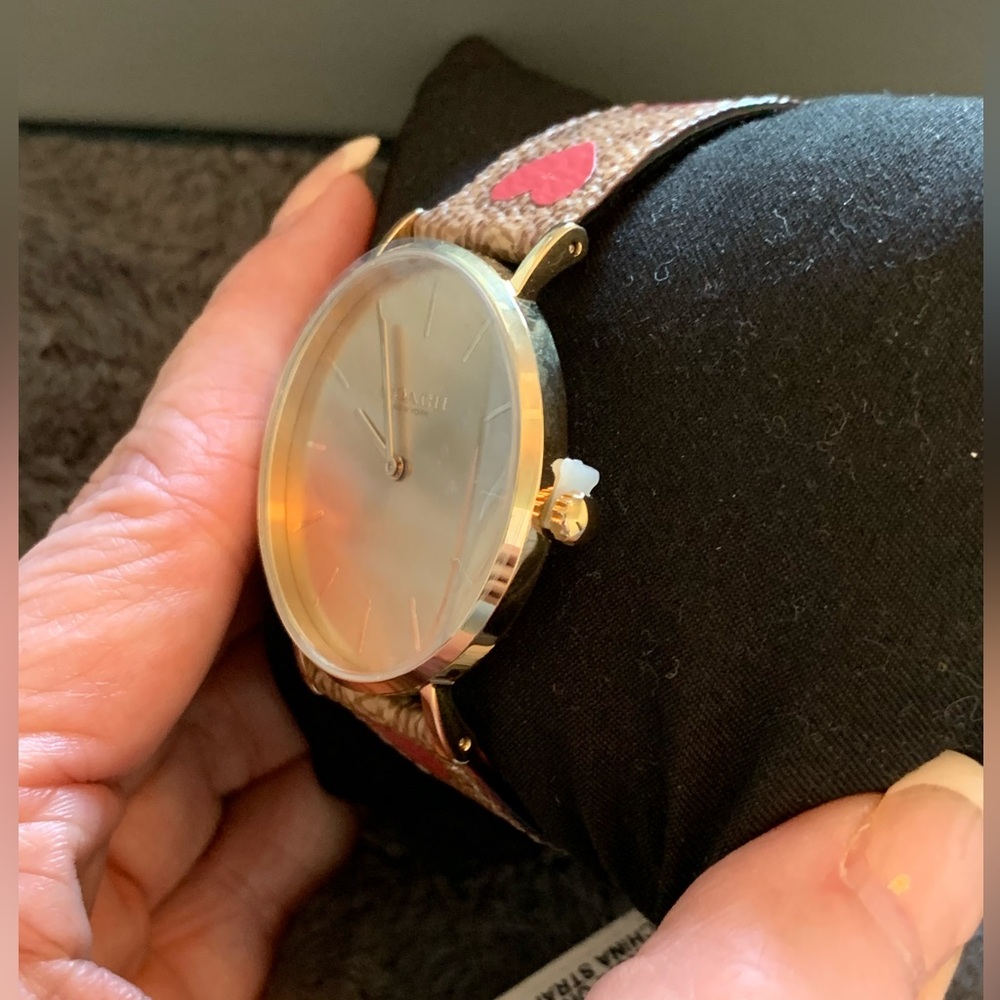 Coach Heart Perry Brown Leather Vintage Watch - New With Box - Picture 4 of 10